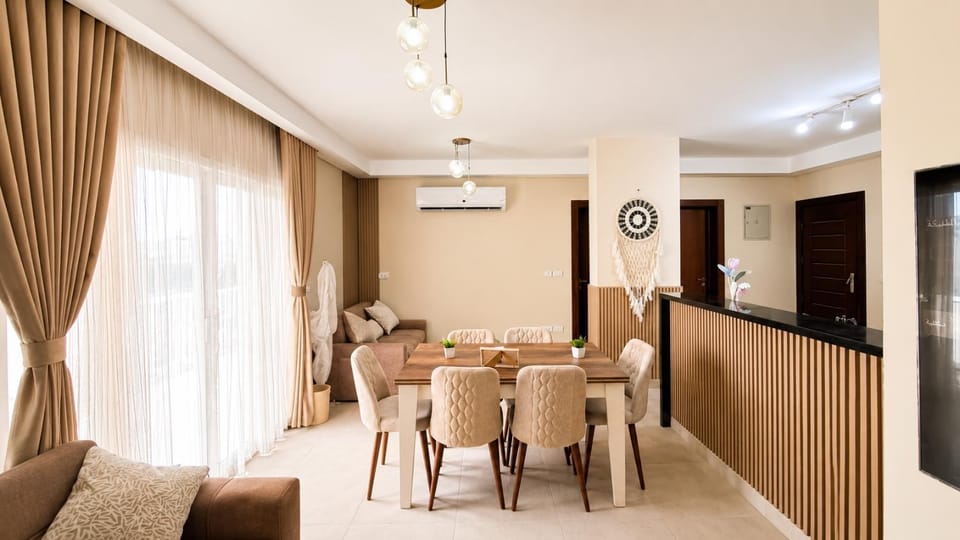 TV and multimedia, Seating area, Dining area, air conditioner