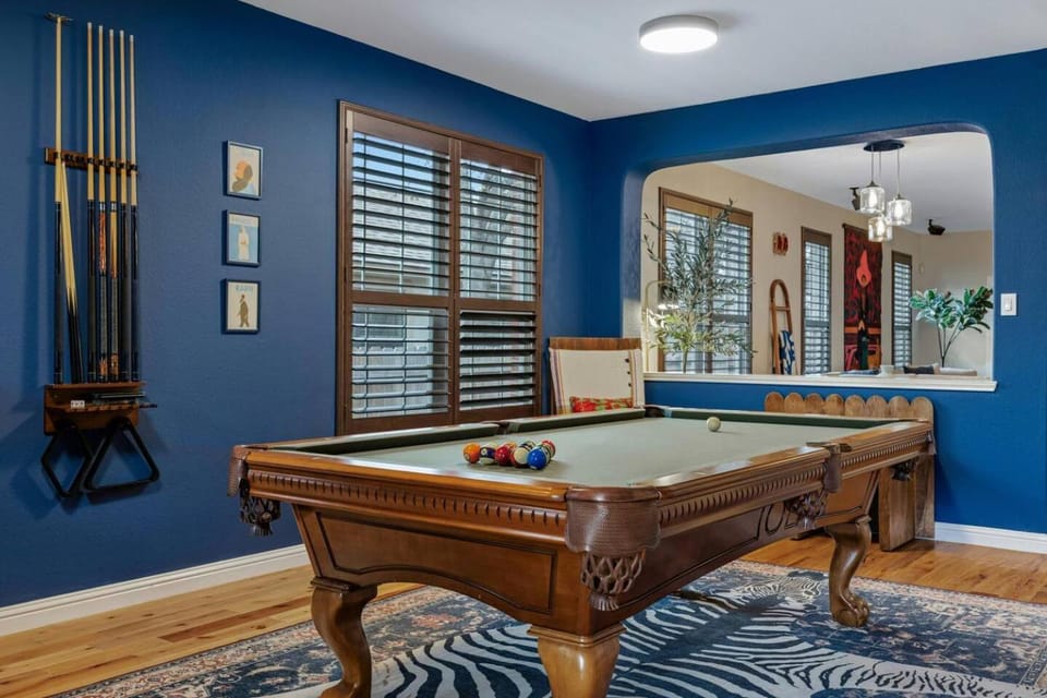 Artist Retreat in North Austin Endless Amenities House in Leander