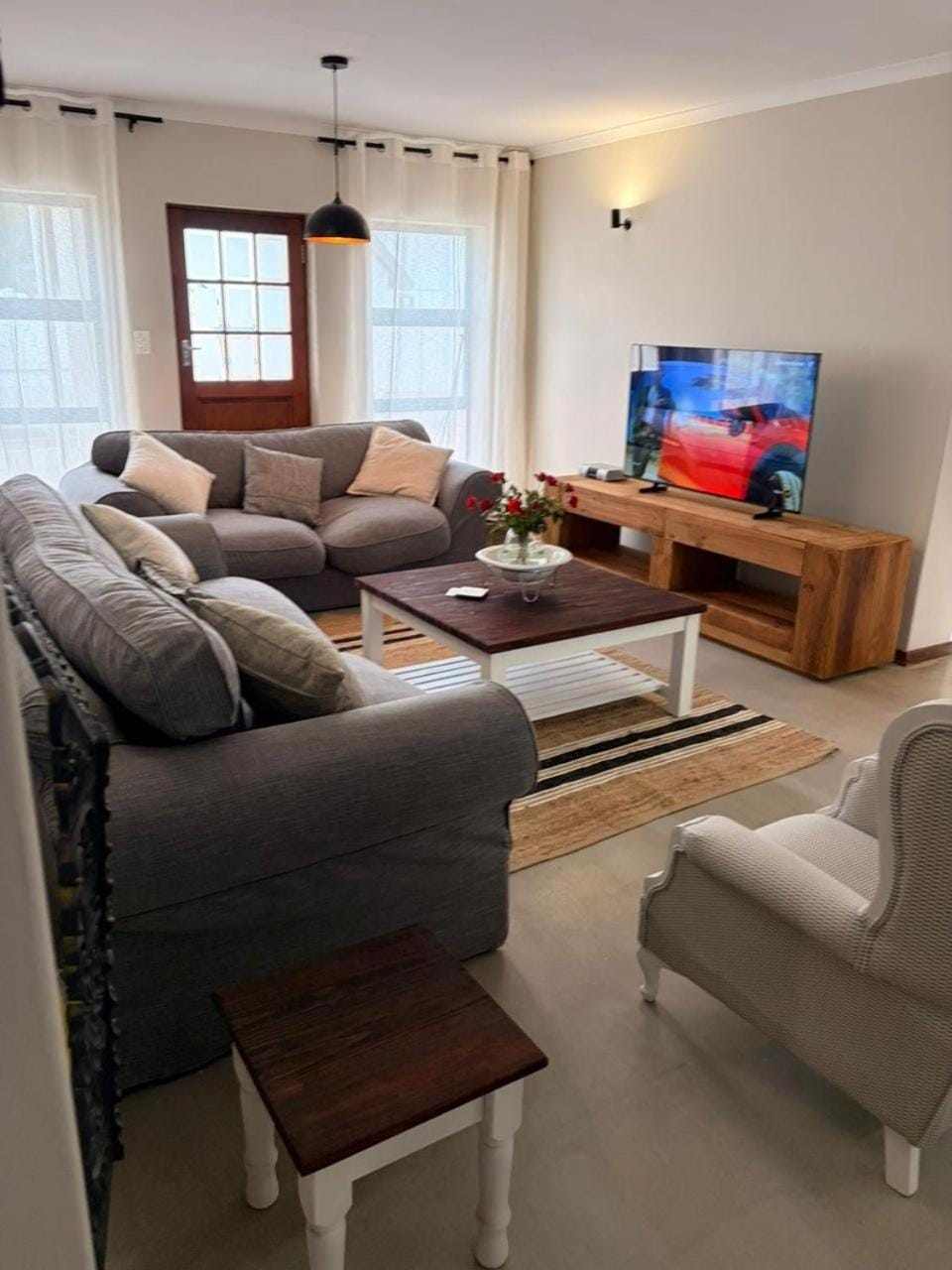 Communal lounge/ TV room
