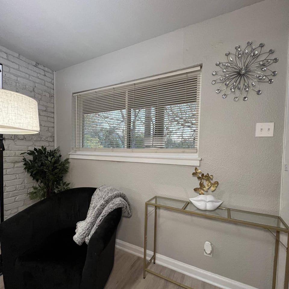 CL Dallas I8 Apartment in Dallas
