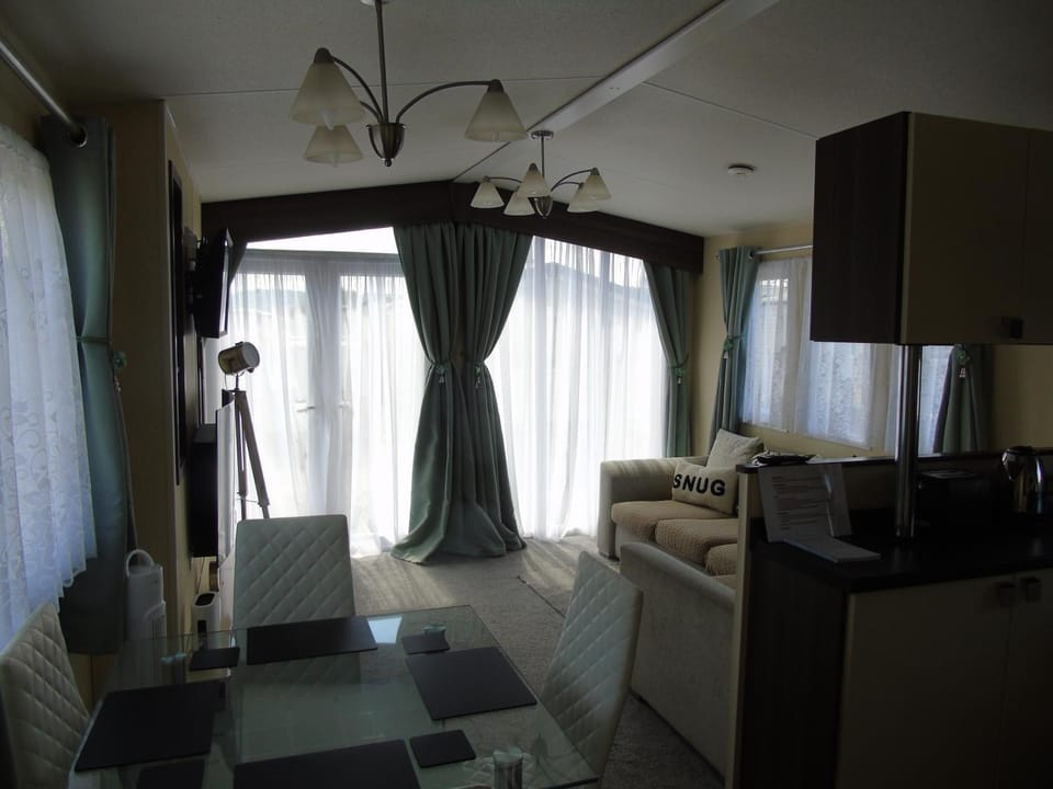 The Snug Campground/ 
RV Resort in Towyn