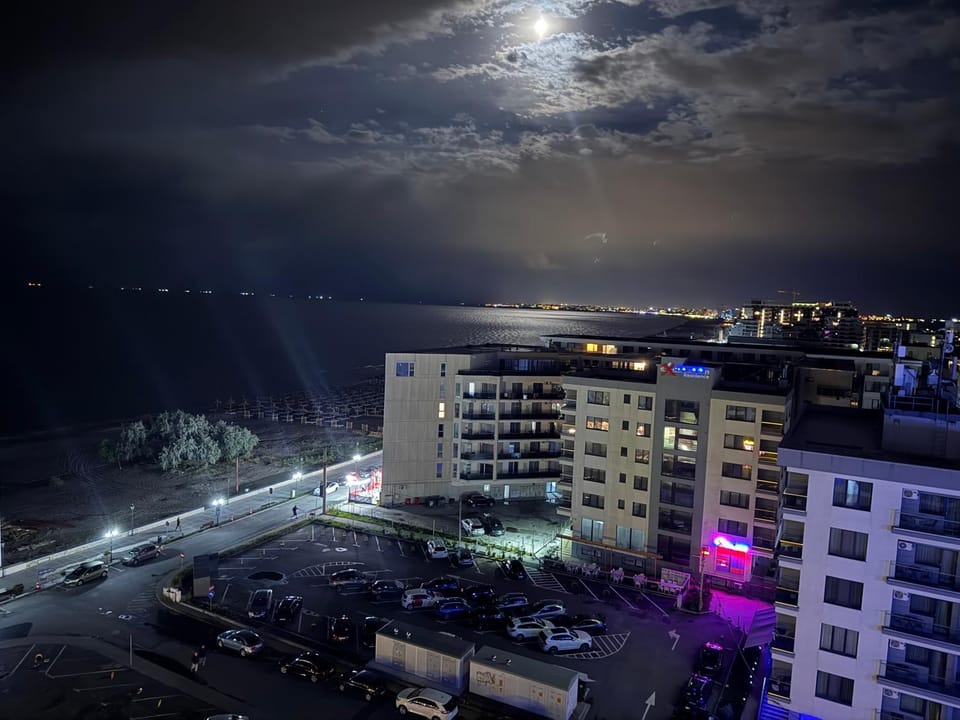 Sea view, Parking