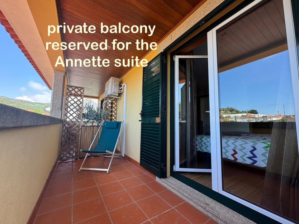 Etape Casa Lisa-Suite Annette Bed and Breakfast in Vila Praia de Ancora