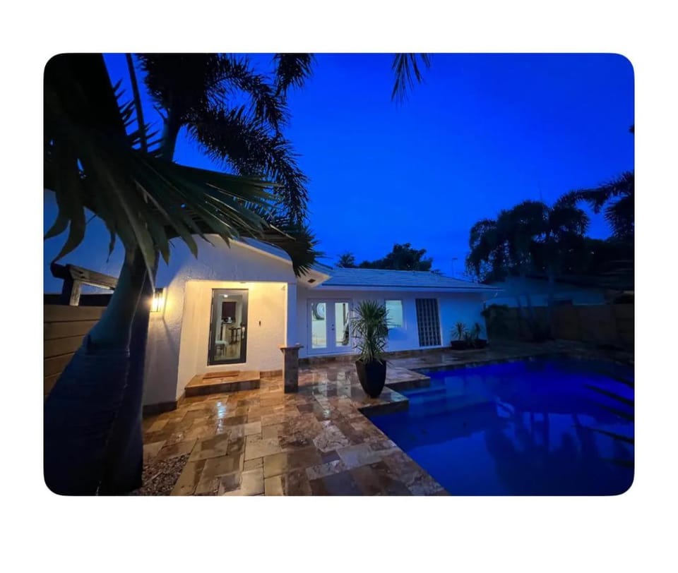 Luxury Pool Villa in Fort Lauderdale Sleeps 7 House in Oakland Park