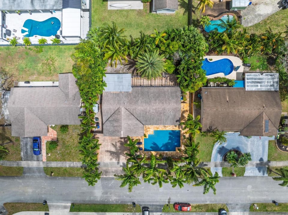 Luxury Pool Villa in Fort Lauderdale Sleeps 7 House in Oakland Park