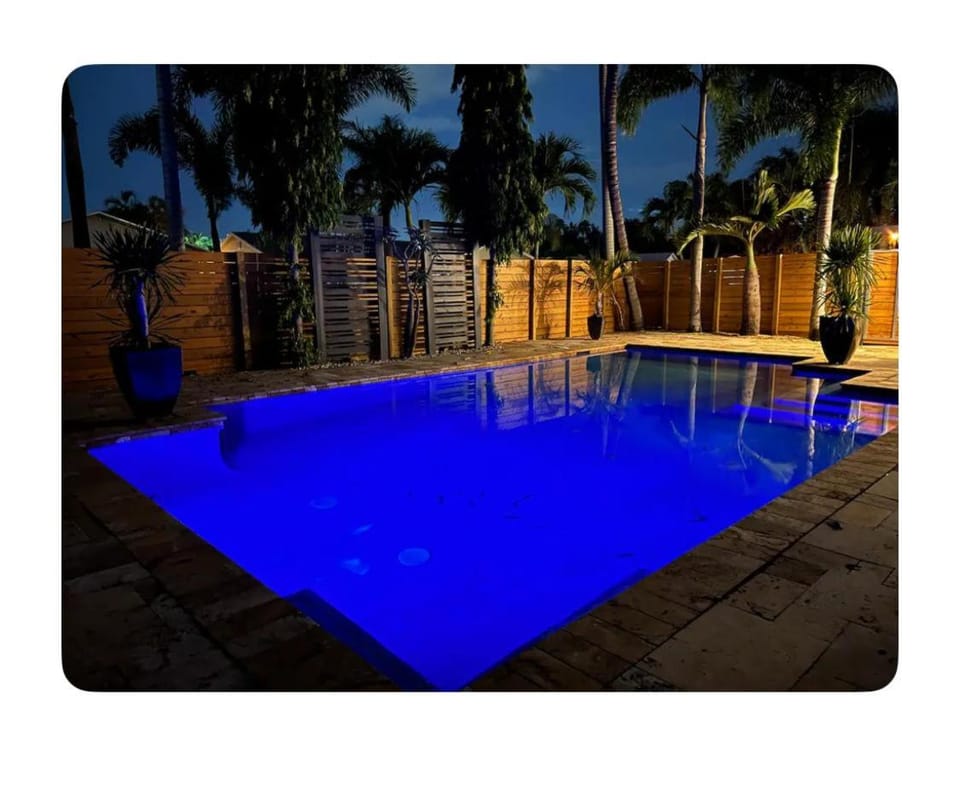 Luxury Pool Villa in Fort Lauderdale Sleeps 7 House in Oakland Park