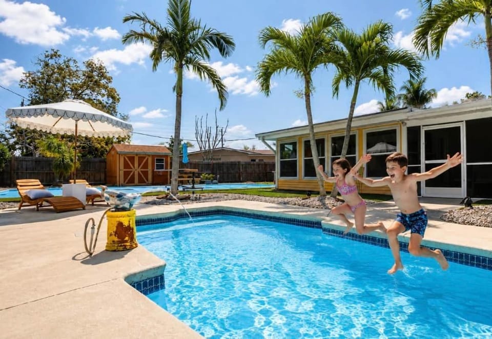 Coastal Cactus- Pool+Pickleball+Putting Green+Shuffleboard! House in Bradenton