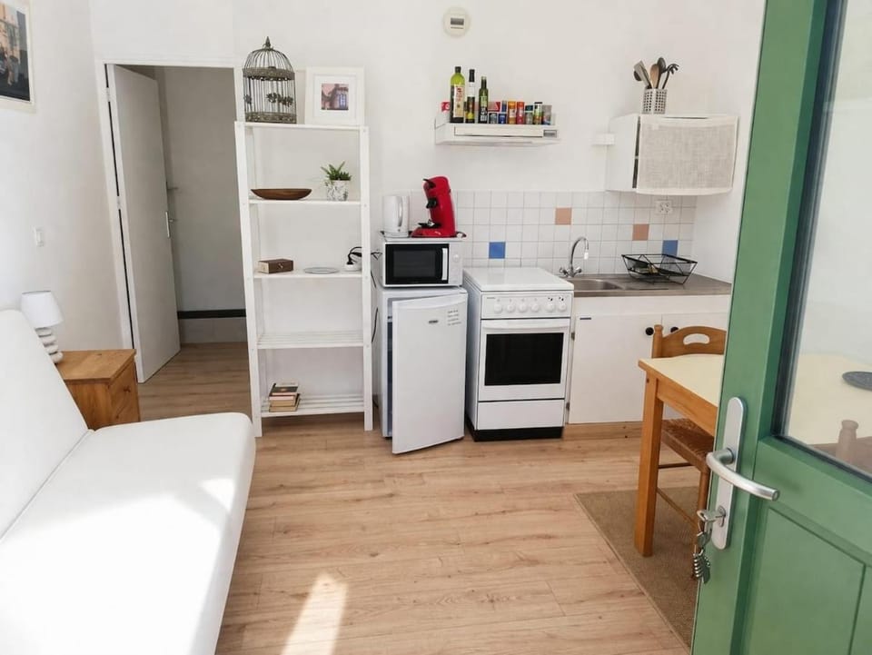 Studio d'étape fonctionnel - Vieux village Apartment in Provence