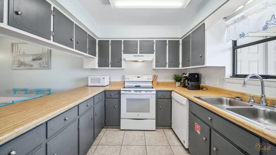 Sea Esta - Minutes to Beach Pet-Friendly House in Lower Grand Lagoon
