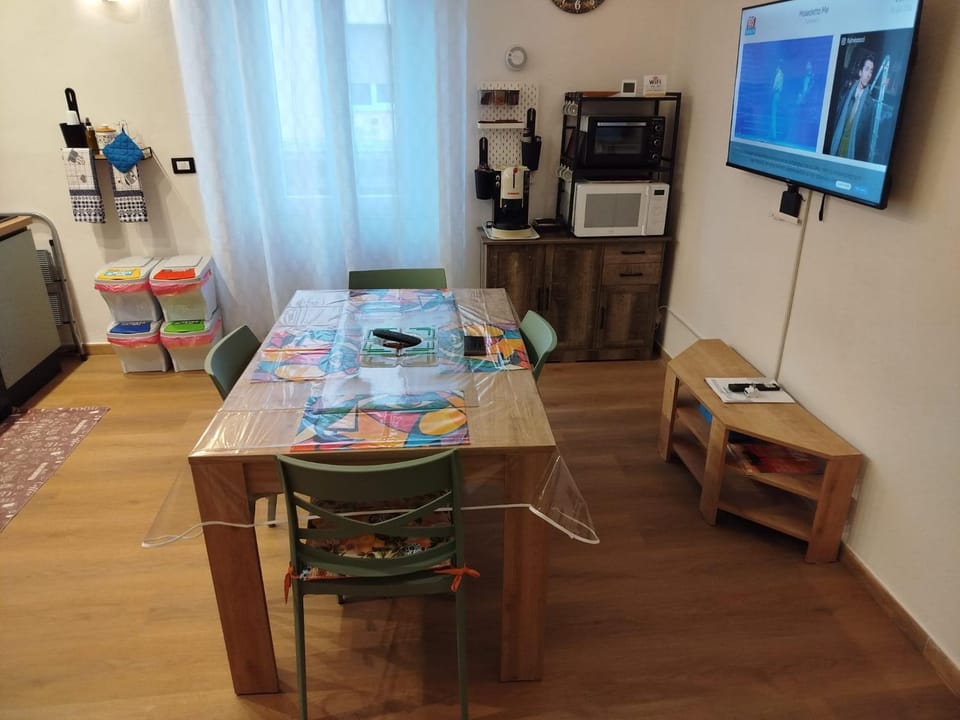 TV and multimedia, Dining area, minibar