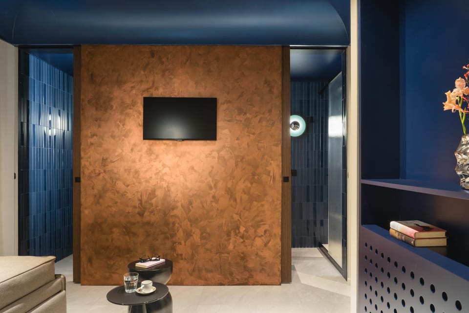 Toilet, TV and multimedia, Bedroom