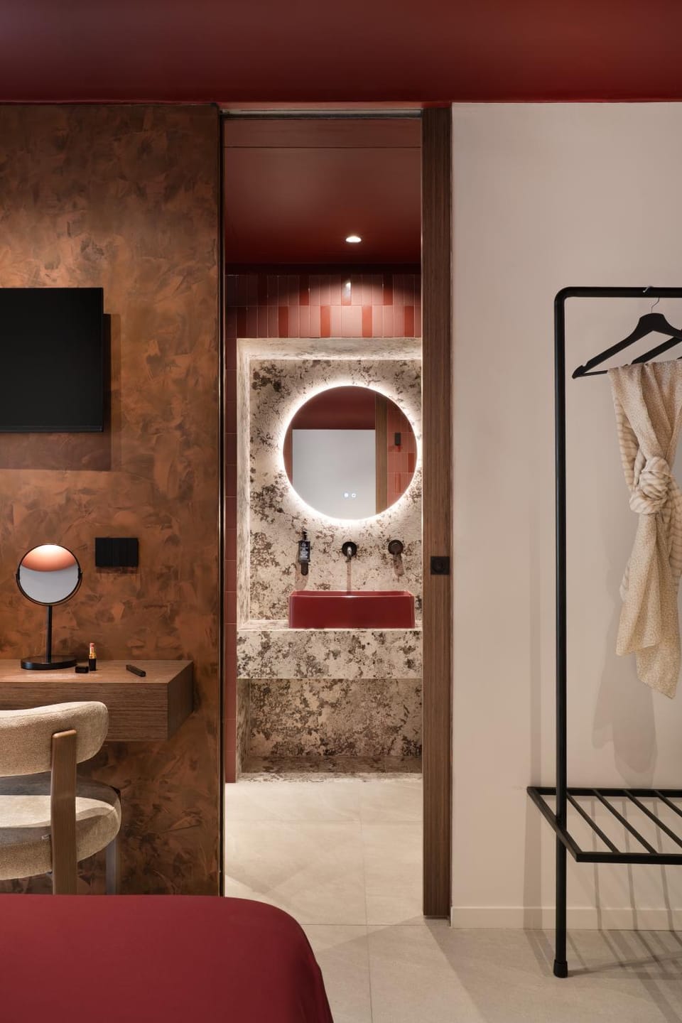 Toilet, Bathroom, TV and multimedia, Bedroom