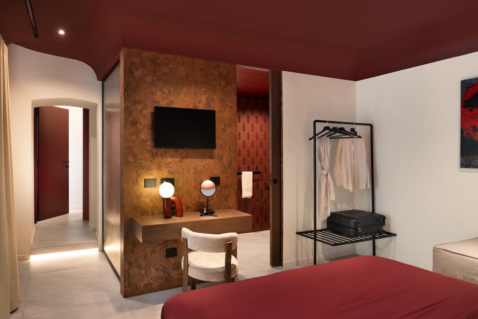 Bed, TV and multimedia, Photo of the whole room, Bedroom, wardrobe