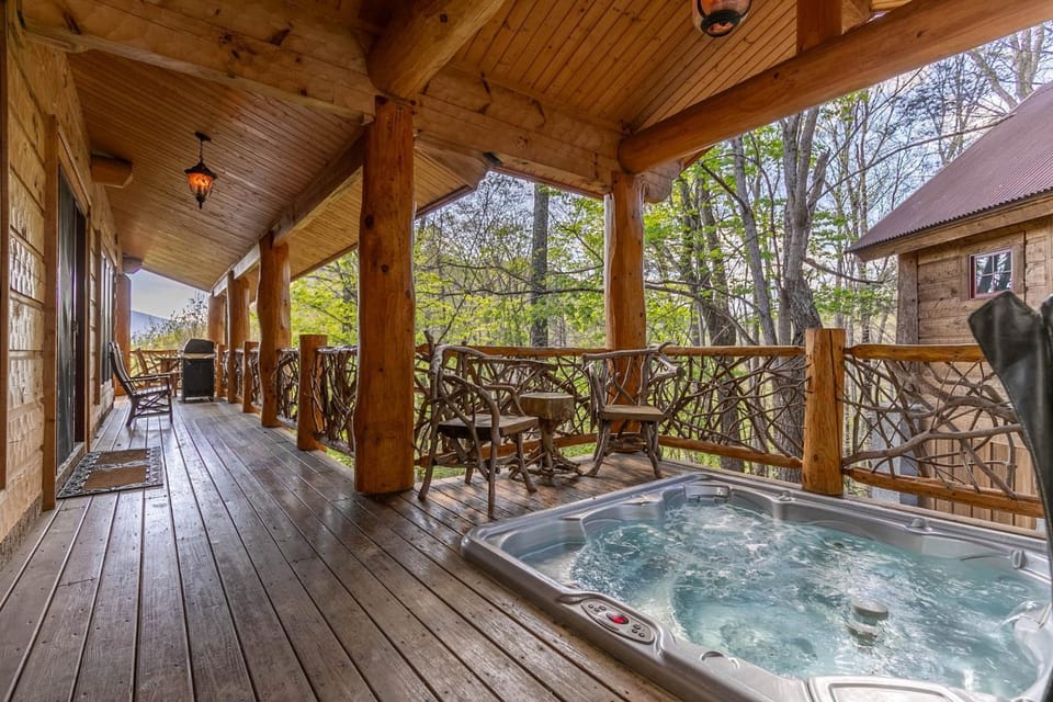 Red Stag Lodge at Eagles Nest House in North Carolina