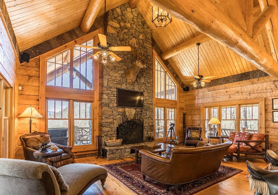 Red Stag Lodge at Eagles Nest House in North Carolina