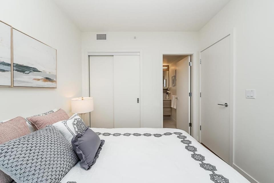 Bed, Photo of the whole room, Bedroom, towels, wardrobe