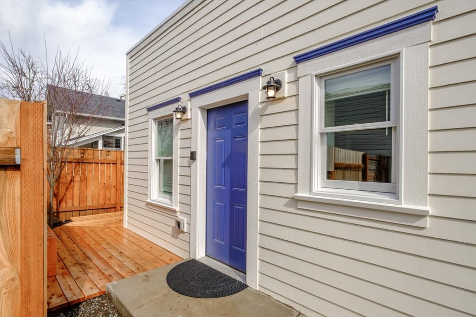 Vine Street Cottage House in Albany