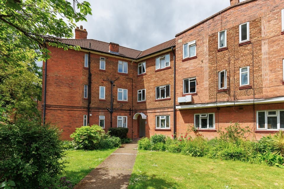 Cosy 3 bedroom Flat at Wembley Stadium Apartment in Wembley