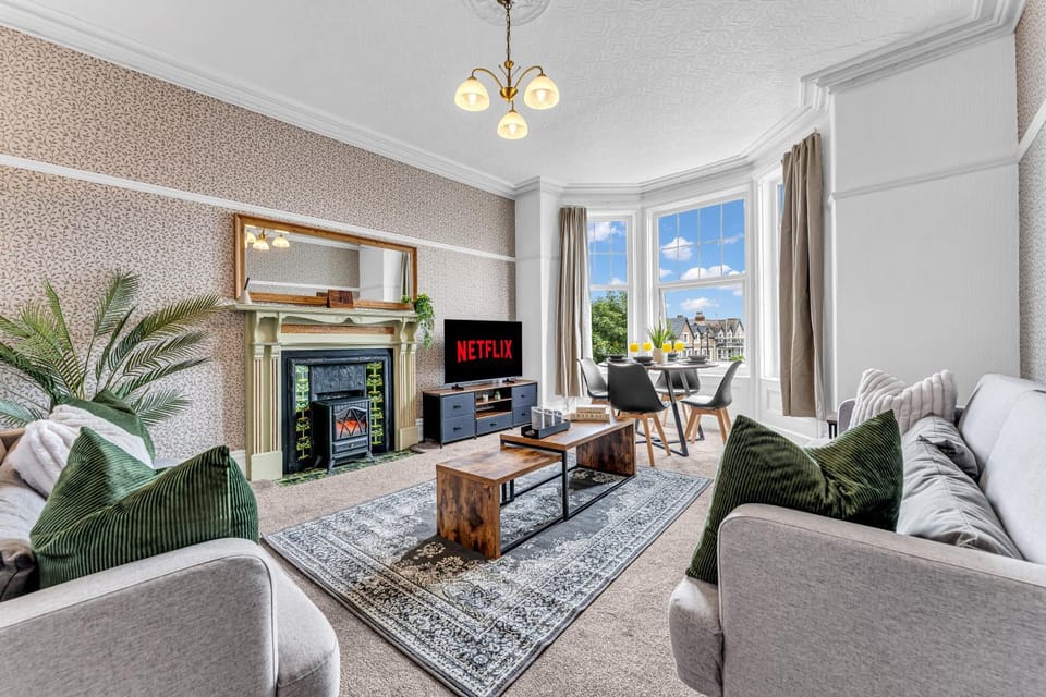 TV and multimedia, Living room, Seating area