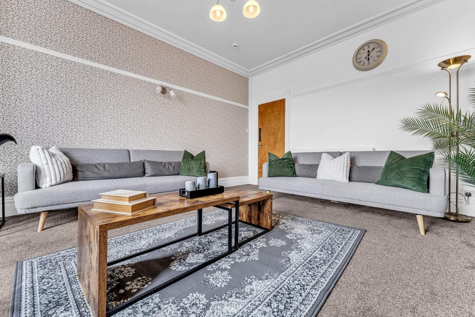 Living room, Seating area