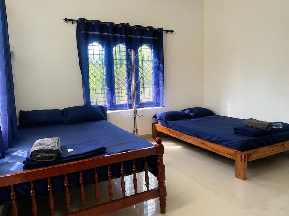 6 Bed Friends Stay at South Cliff Varkala by MCH Apartment in Varkala