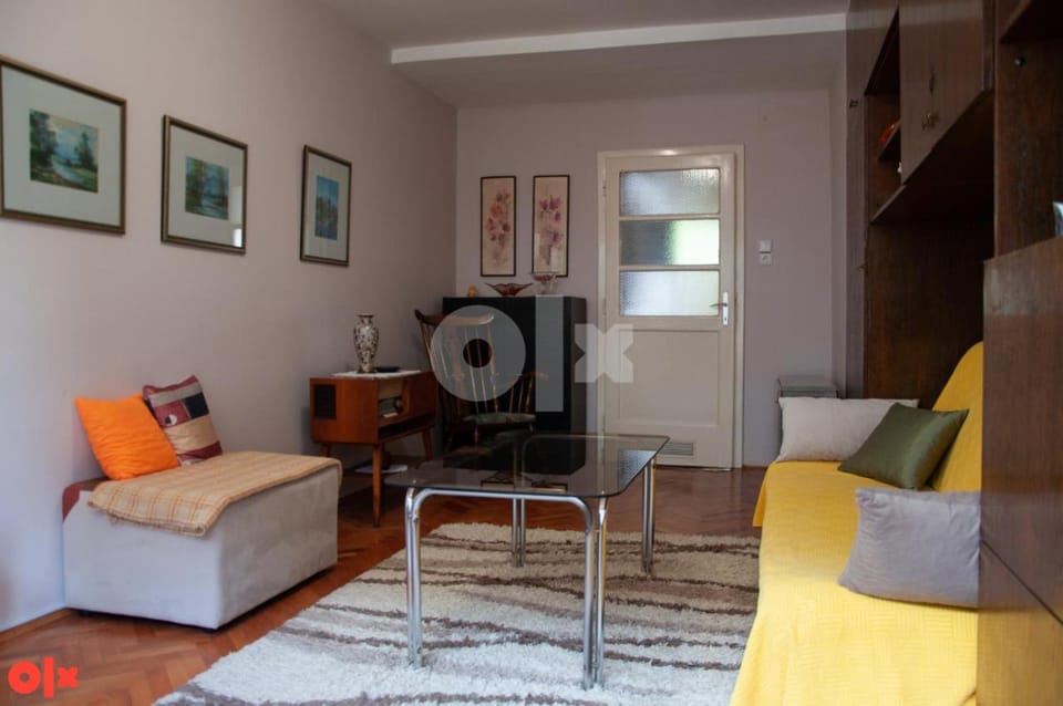 Living room, Seating area, air conditioner