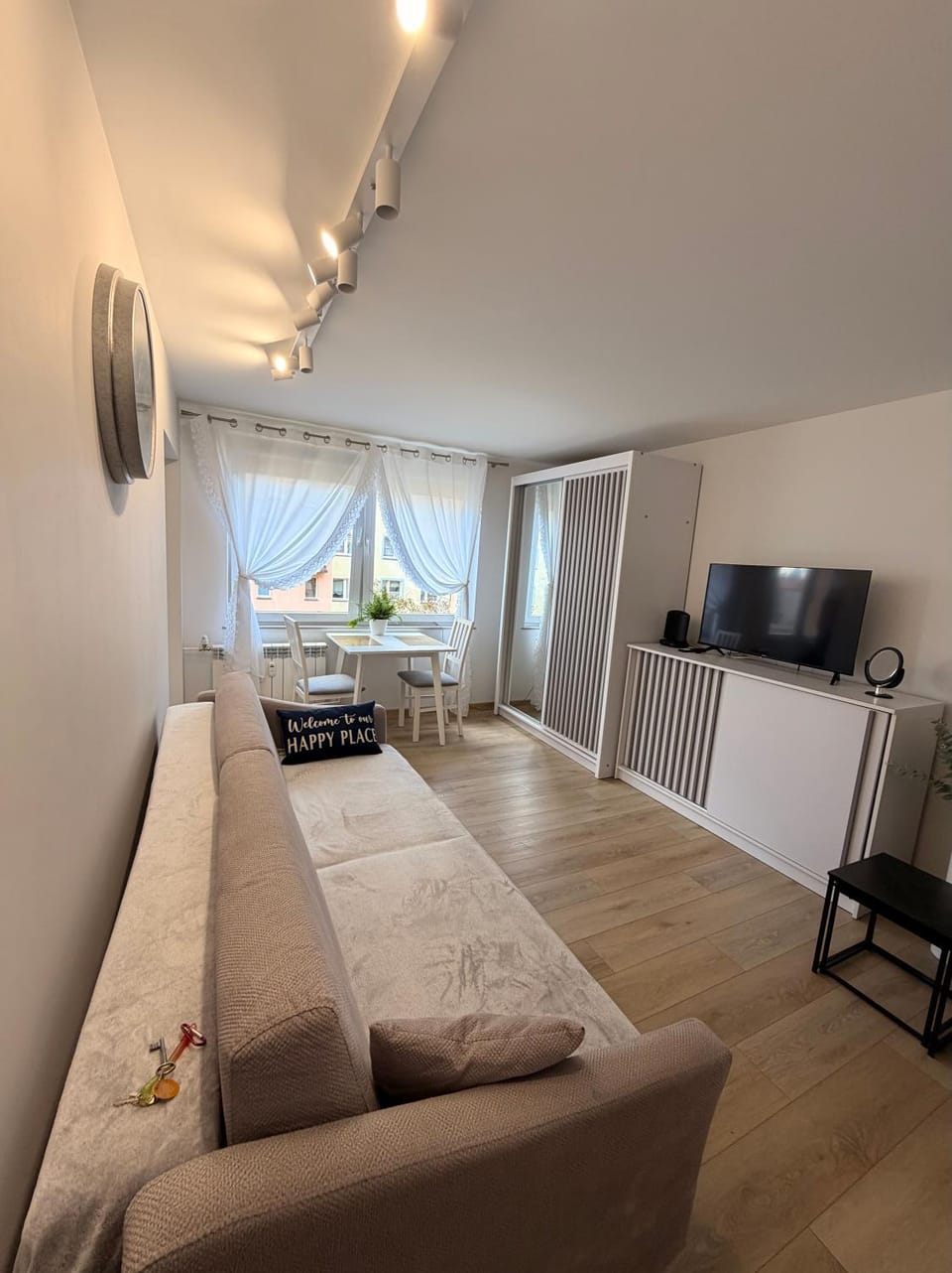 Photo of the whole room