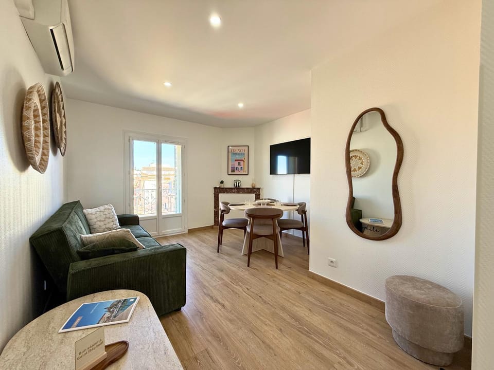 Superbe T3 rénové & climatisé à 5 min des plages Apartment in Saint-Raphael