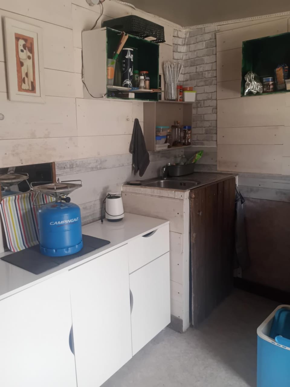 Kitchen or kitchenette