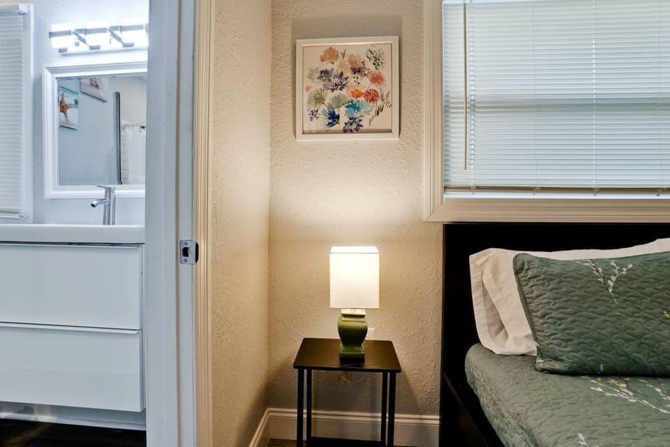 Bathroom, Bedroom