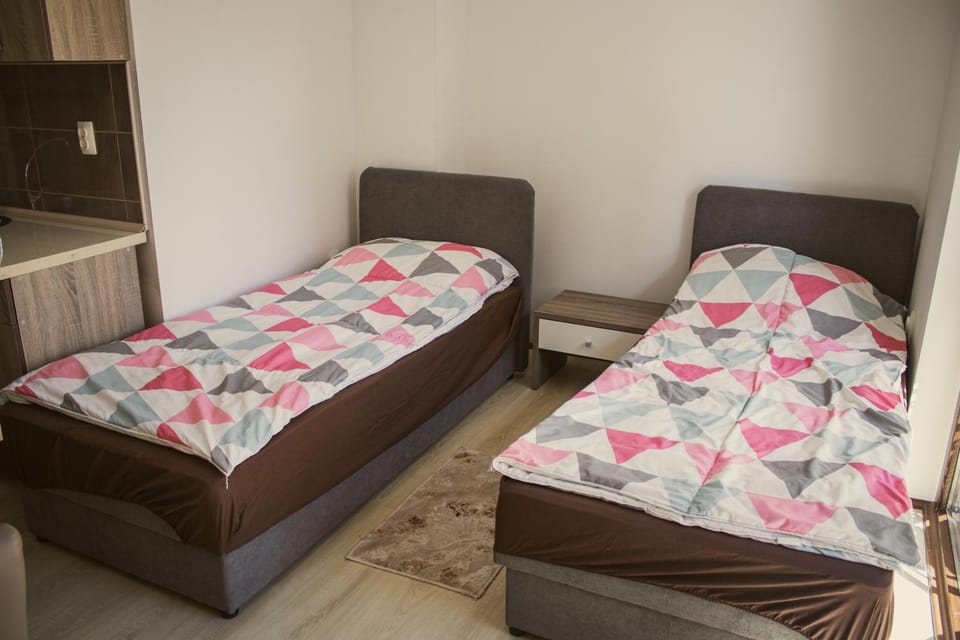 Bed, Kitchen or kitchenette