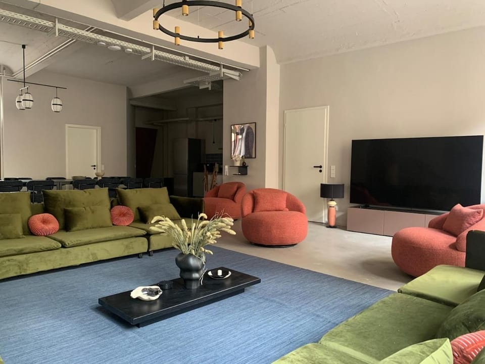 The Glowgauer - Spacious 9 Bedroom Apartment Apartment in Berlin