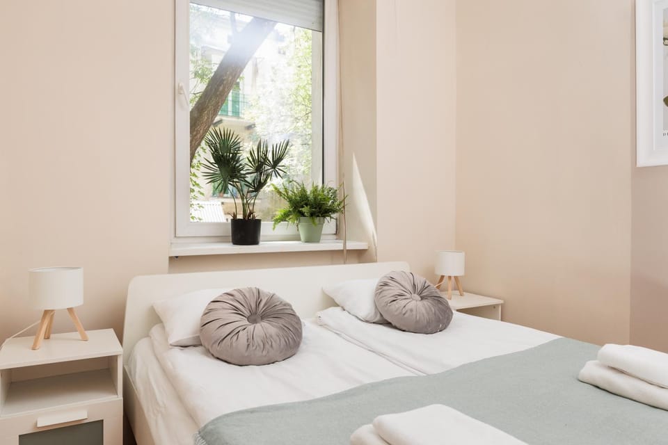 Bed, Photo of the whole room, Decorative detail, Bedroom, towels