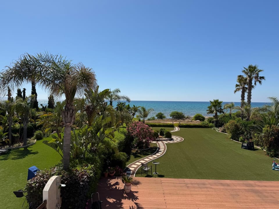 Garden, Sea view