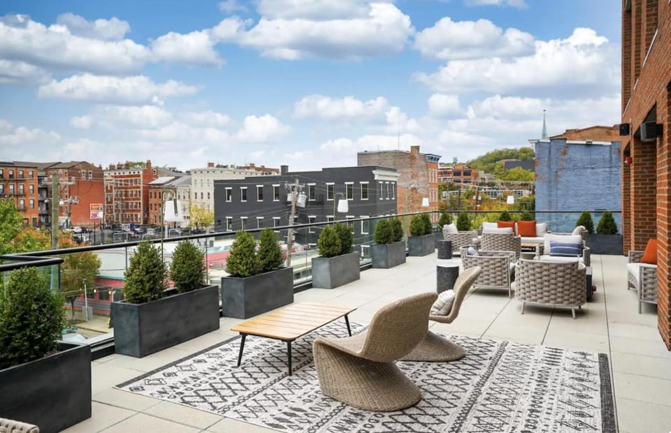Balcony/Terrace, Seating area, City view
