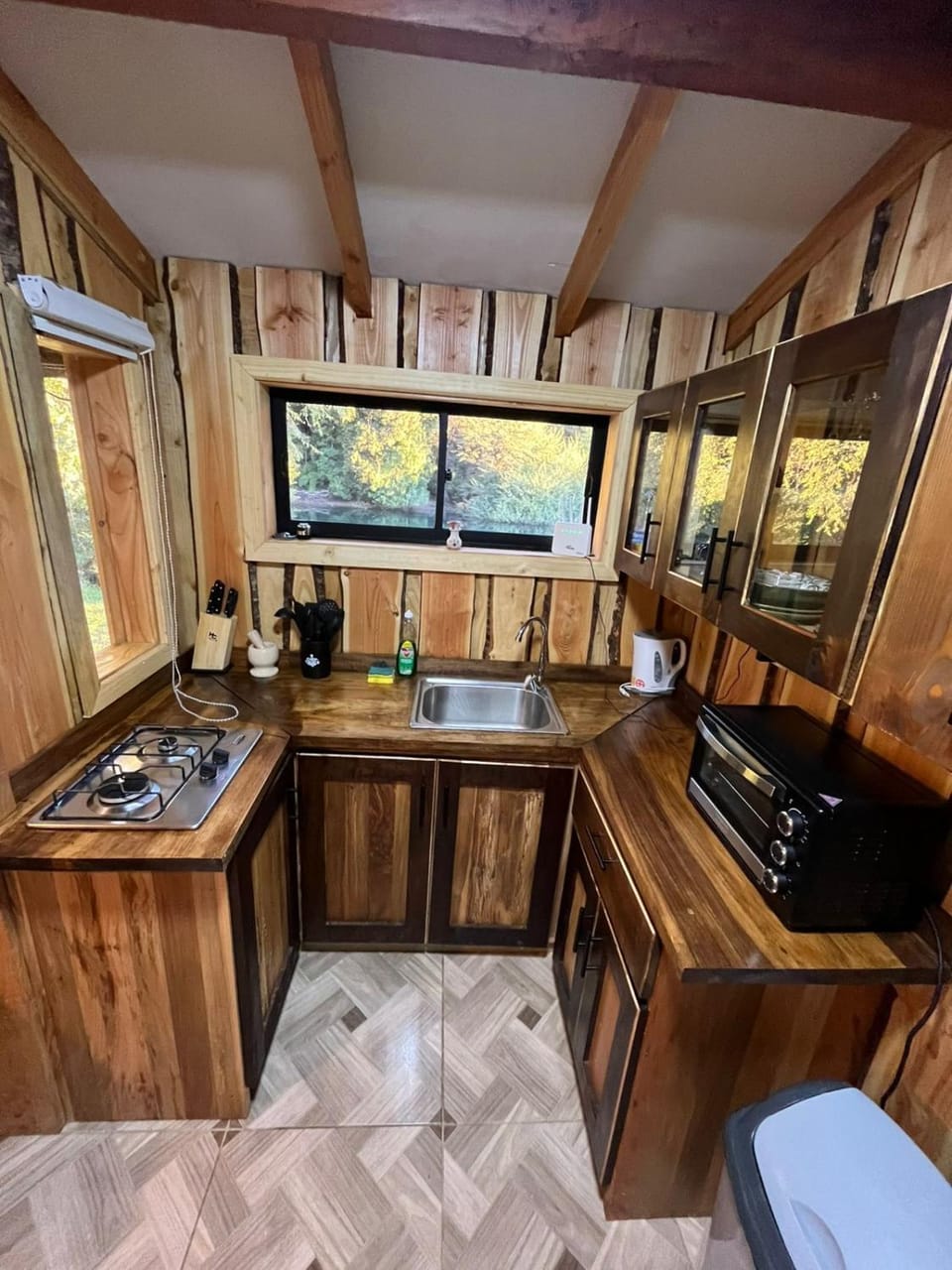 Kitchen or kitchenette, oven, toaster