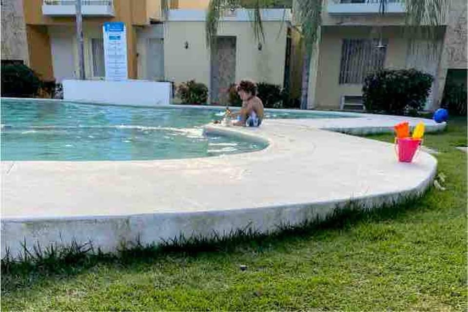 Swimming pool