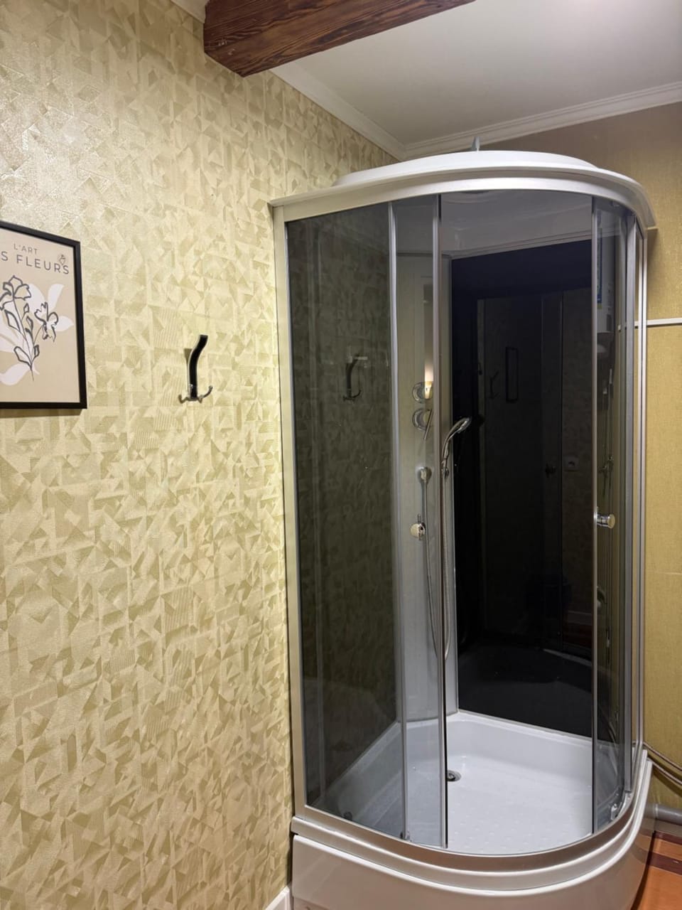 Апартамент з двома спальнями для 4 людей з гарною набережною і озером Apartment in Ukraine
