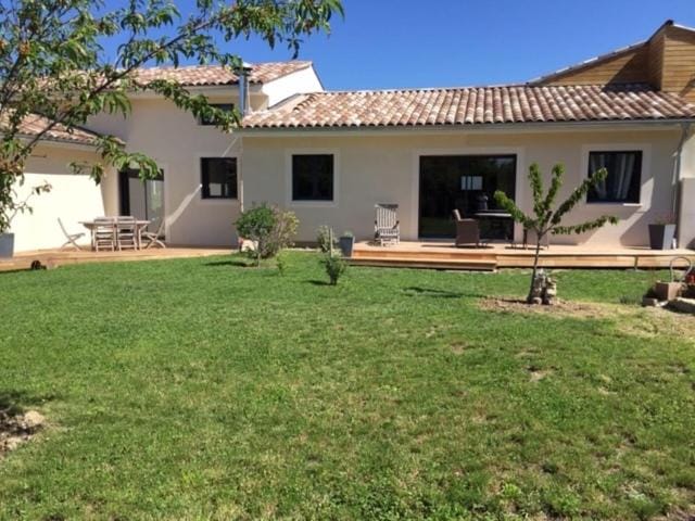 Gîte au plus près des étoiles House in Provence-Alpes-Côte d'Azur