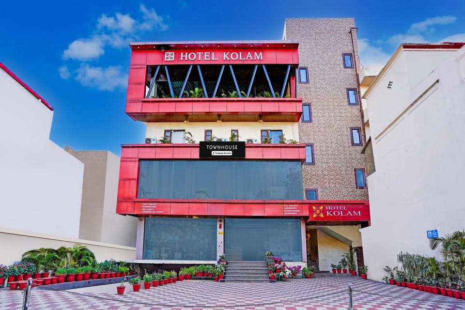 Facade/entrance