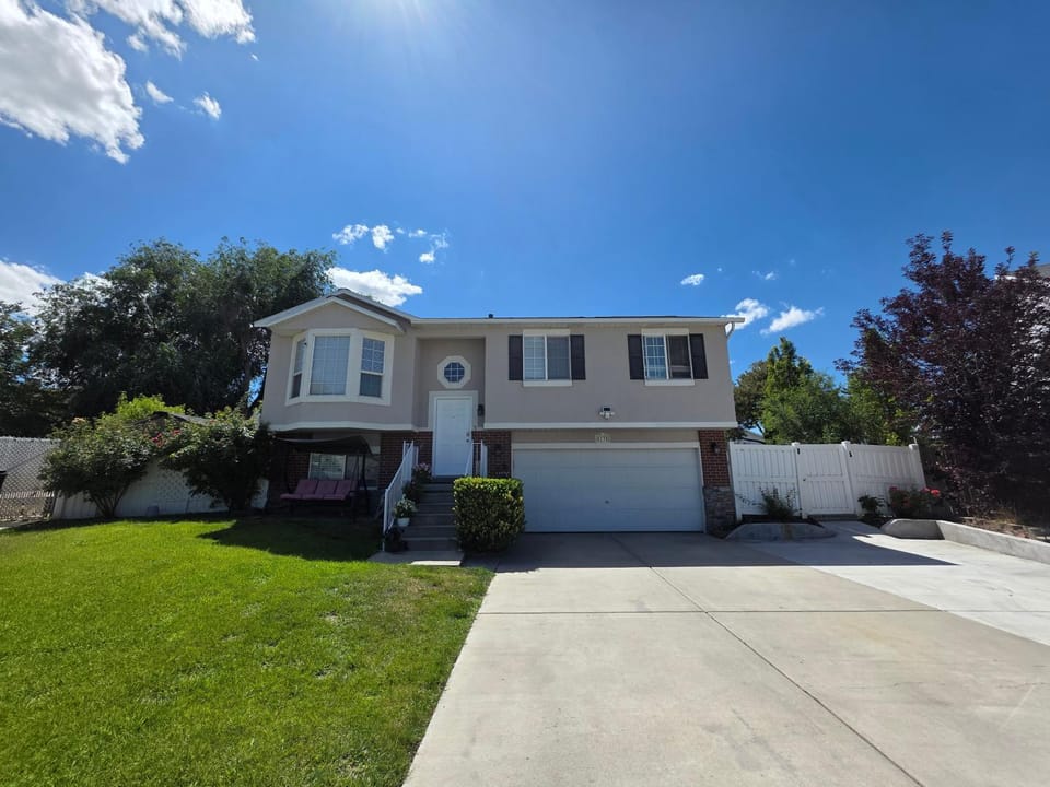 Private Room 12 min from the SLC Airport Vacation rental in West Valley City
