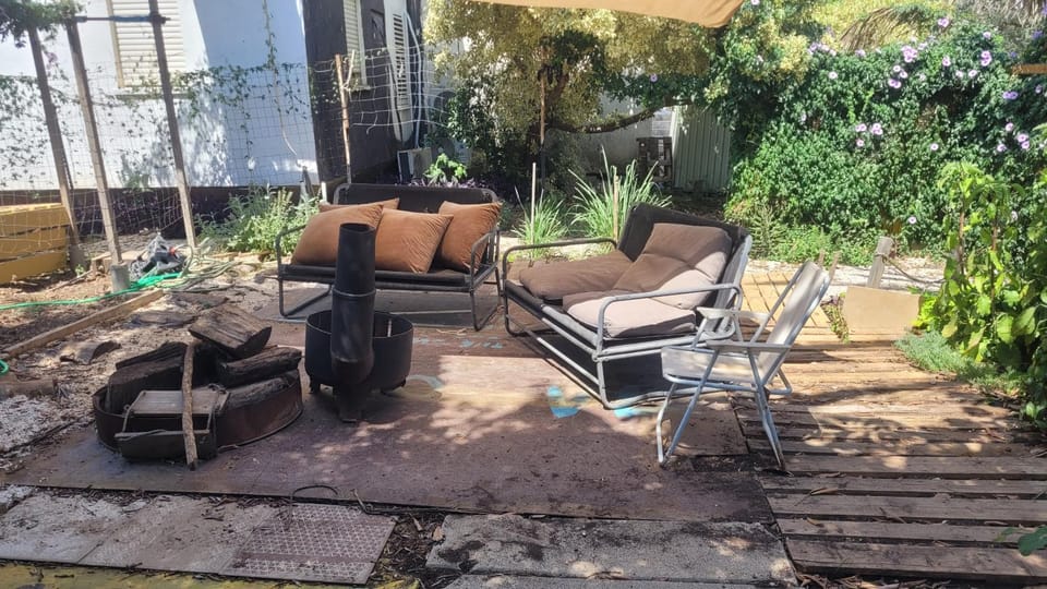 Seating area