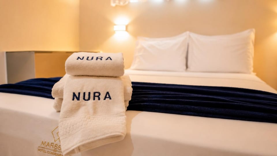 Bed, towels