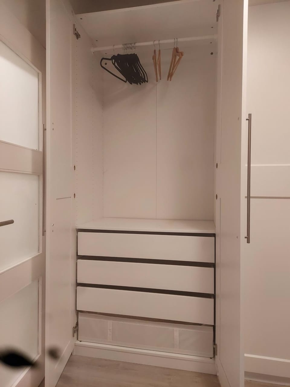 Bedroom, storage, wardrobe