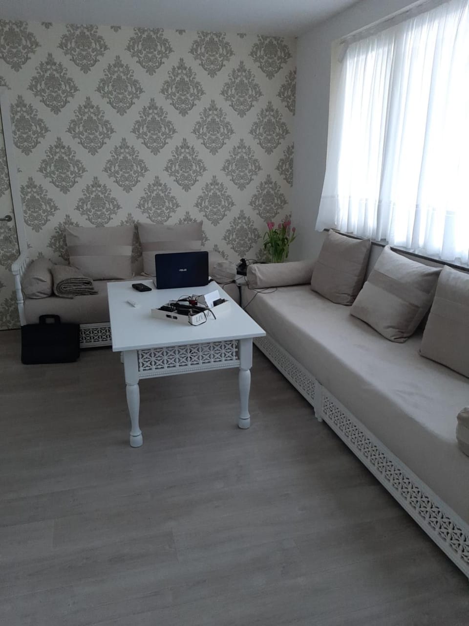 Communal lounge/ TV room