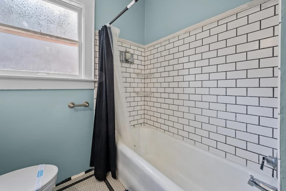 Modern Quirky 2BR - Chic Montrose Retreat Apartment in Houston