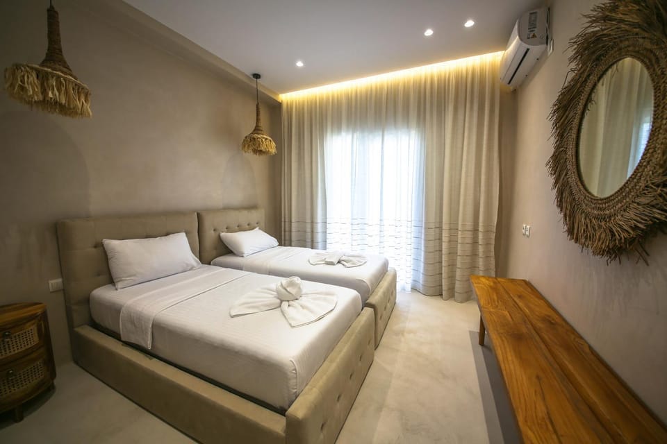 Bedroom, wardrobe