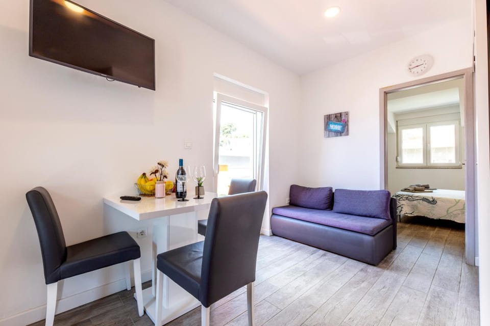 TV and multimedia, Living room, Dining area, kitchen