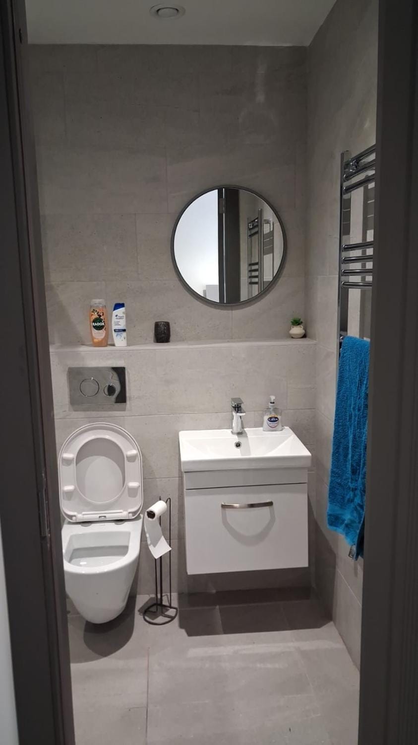Modern Studio Apartment with En-Suite Apartment in Huntingdonshire District