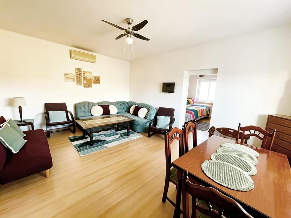 TV and multimedia, Living room, Dining area